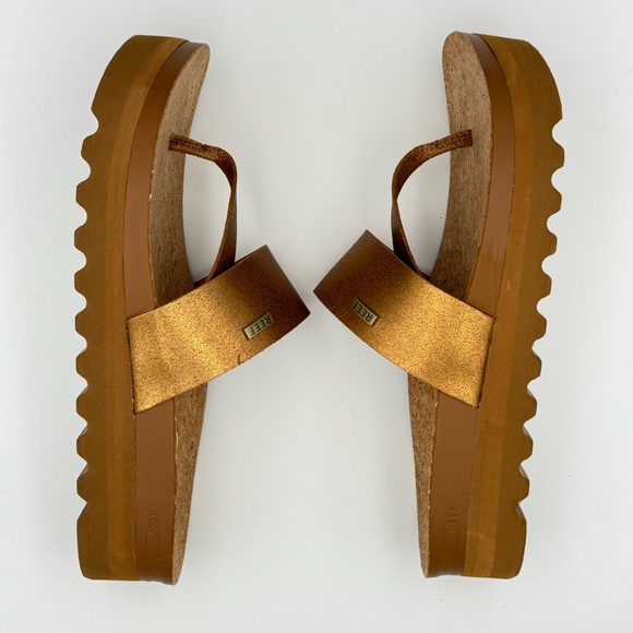 Reef Cushion Sol Hi Wedge Sandal size 10- metallic straps, cork footbed, chunky - Picture 4 of 7